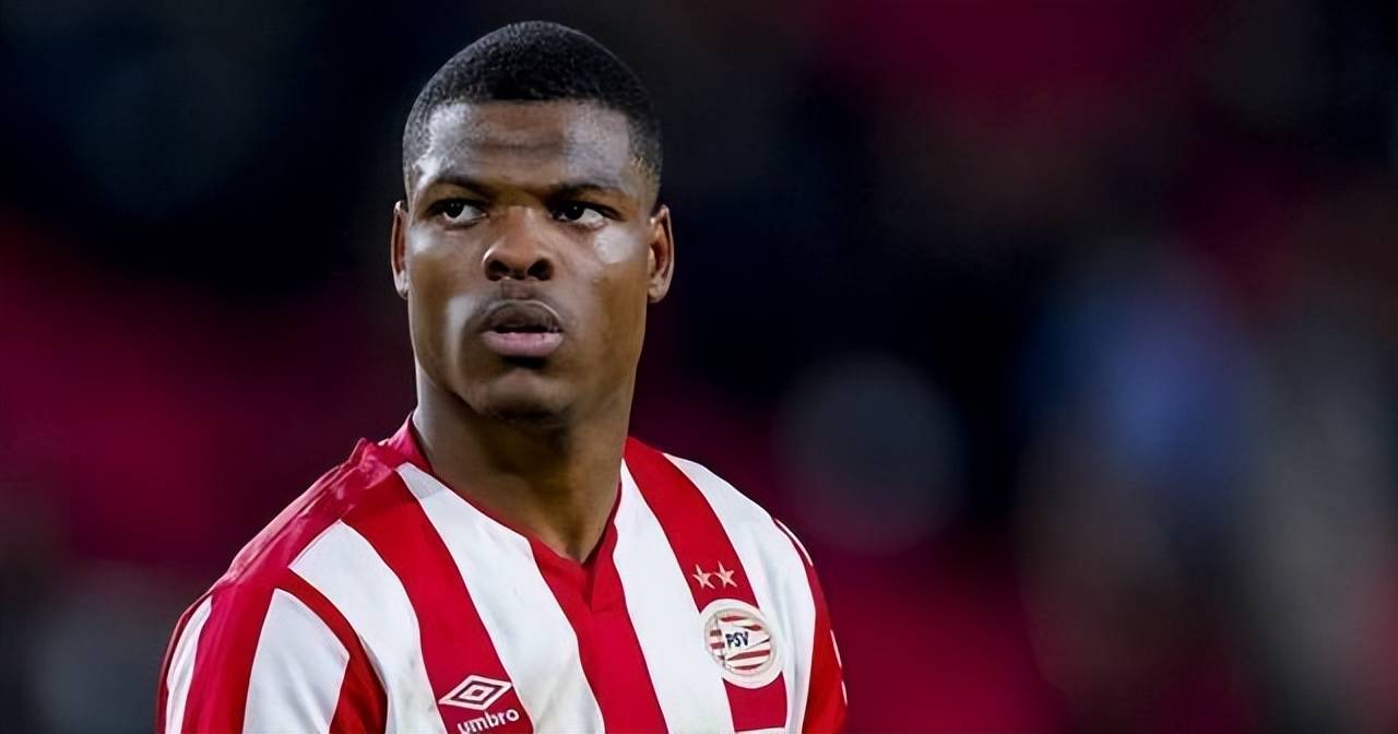 福勒建议邓弗里斯接受心理治疗，斯洛特的个人才华被忽视